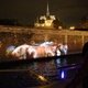 В преддверии скачек, за которыми наблюдает весь мир, организаторы создали красивую рекламу на мосту Сены - самые яркие моменты прошлогодних скачек на Приз Триумфальной арки, замечатленные на проекциях фотографий