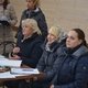 Судьи и всадники делают шаг навстречу