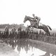 Троеборный кросс на Олимпиаде в Антверпене 1920 года, водное препятствие преодолевает норвежец капитан Кнут ГИСЛЕР / Фотограф: history.fei.org