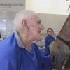 Австралийский дом престарелых навестила лошадь