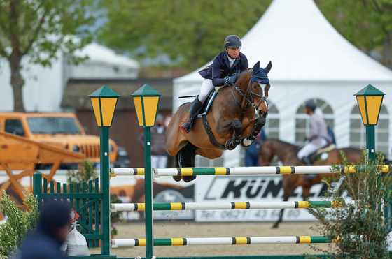 Михаэль Юнг выиграл Гран-при CSI4* в Мангейме