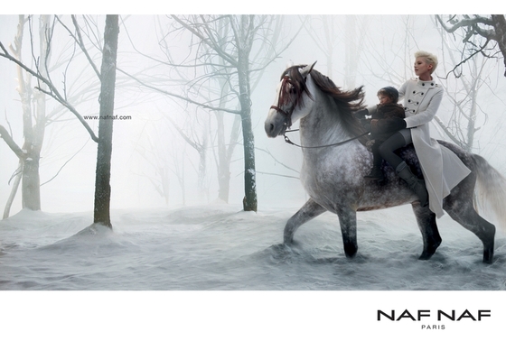 Зимняя сказка и лошадь в рекламе Naf Naf 