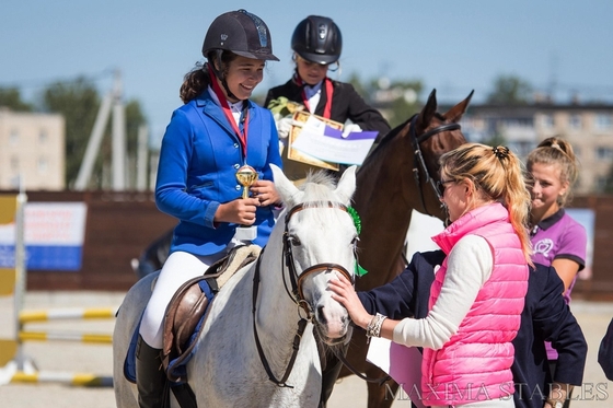 Кубок «Ква-Ква парка» по конкуру прошел в Maxima Stables