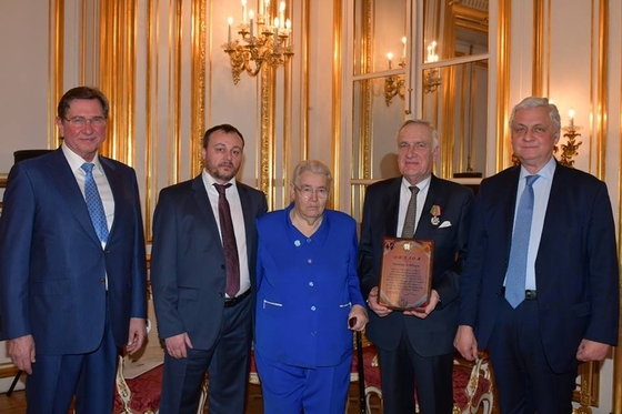 МИД России наградил Президента французской рысистой ассоциации 