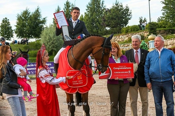 Михаил Шемшелев выиграл Гран-При CSI2* в Санкт-Петербурге. 