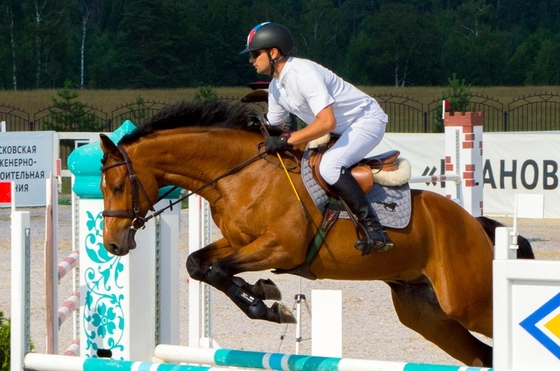 Международный турнир по конкуру CSI2* и CSIYH1* в КСК "Ивановское"