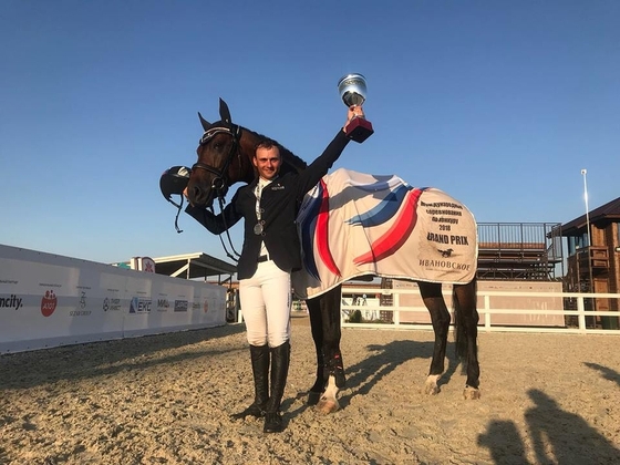 В КСК Ивановское прошли международные соревнования CSIYH1* / CSI2* по конкуру