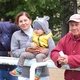 Династия ТАНИШИНЫХ (слева направо): Виталий (внук), Лариса (дочь) с Марком (правнуком), Виталий Константинович / Фотограф: Из архива семьи Танишиных
