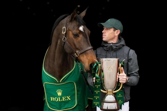 3,6 миллиона с восемью лошадьми: Скотт Браш — самый успешный всадник 2025 года!