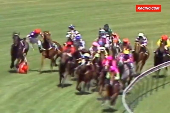 Два седла, одна скачка!