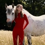 Стелла Маккартни представила коллекцию одежды для всадников и лошадей